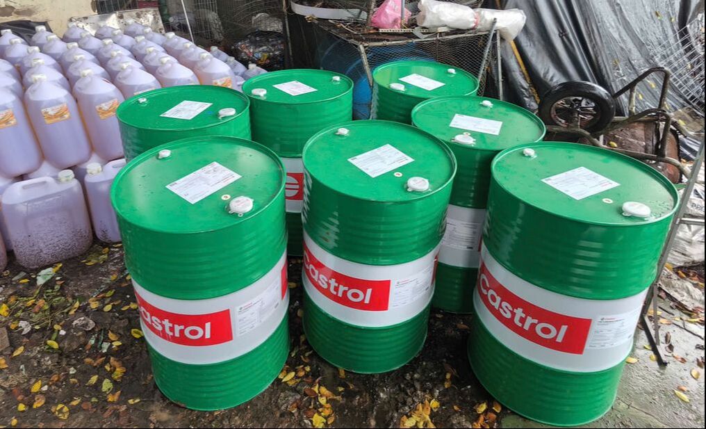 Nhớt thủy lực Castrol AWS 32, 46, 68 chính hãng, dùng cho máy ép nhựa, máy công nghiệp, hiệu suất cao.
